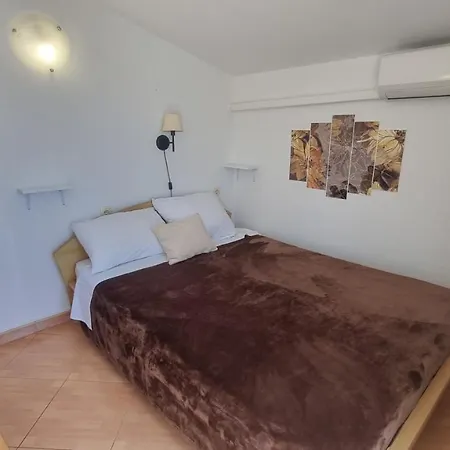Placa With Balcony And Sea View
