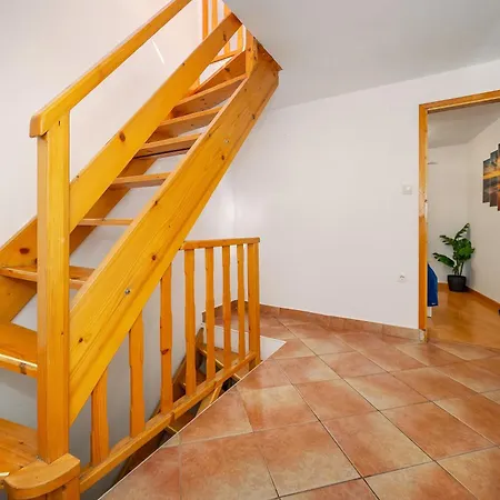 Apartmán Placa With Balcony And Sea View