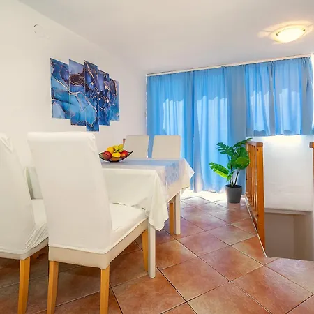 Apartmán Placa With Balcony And Sea View Baška