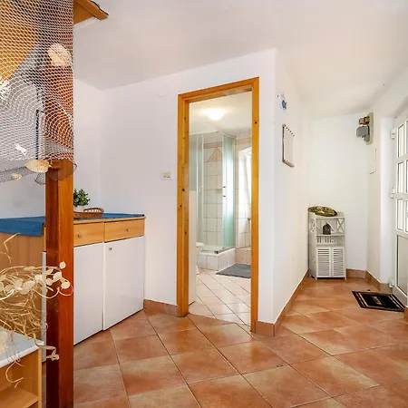 Placa With Balcony And Sea View דירה