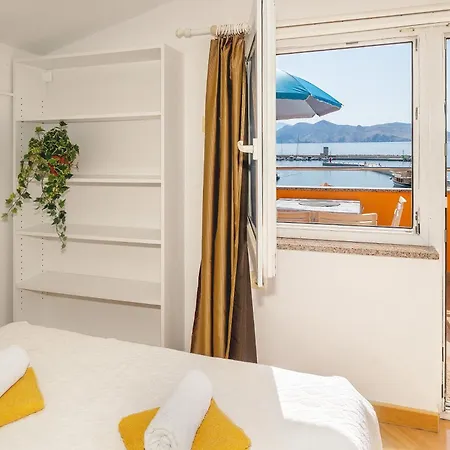 Placa With Balcony And Sea View דירה
