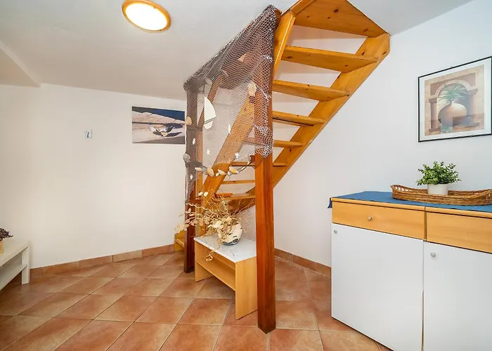 Placa With Balcony And Sea View דירה