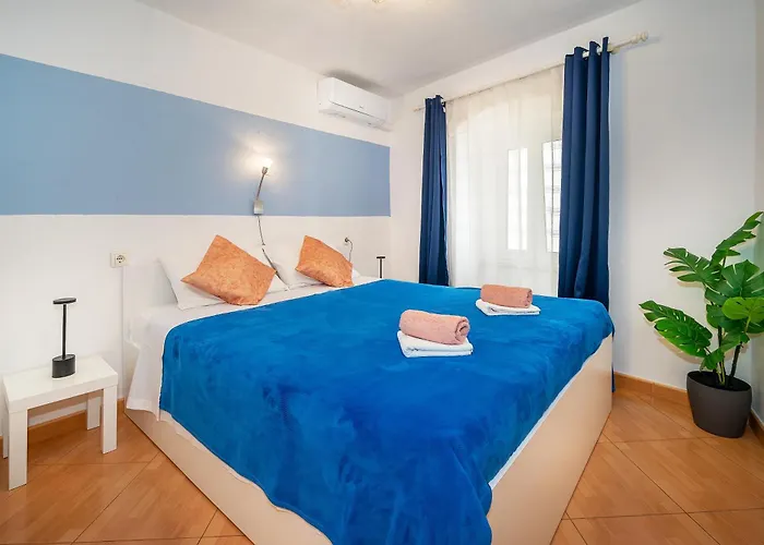 Placa With Balcony And Sea View