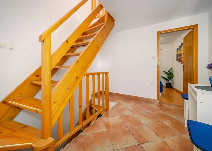 דירה Placa With Balcony And Sea View