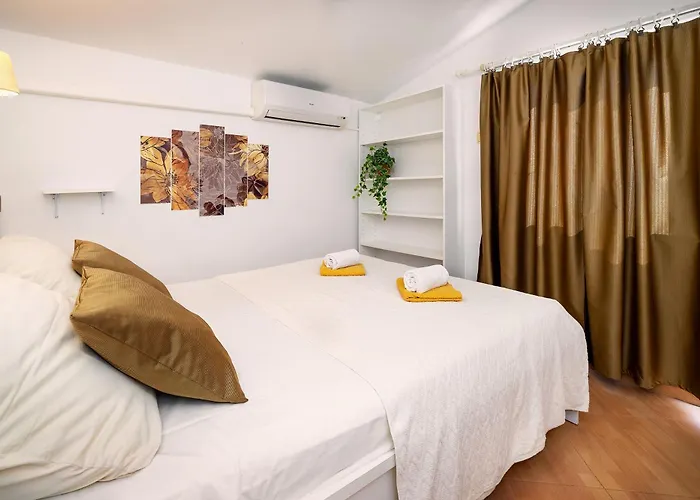Placa With Balcony And Sea View באסקה