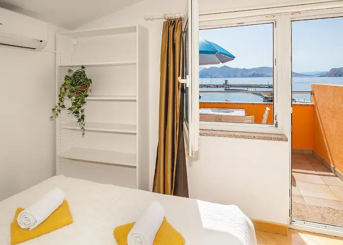 Placa With Balcony And Sea View דירה