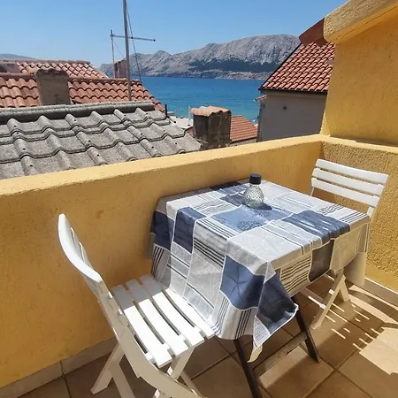 Placa With Balcony And Sea View Apartament Baška