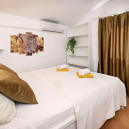 Placa With Balcony And Sea View Baška